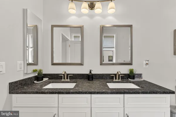 $494,900 | 43095 Wynridge Drive, Unit 307, Broadlands, VA 20148