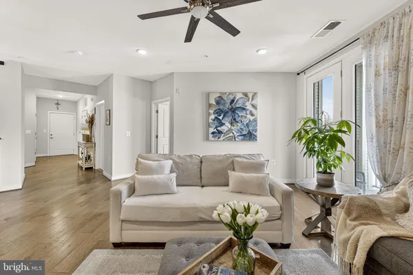 $494,900 | 43095 Wynridge Drive, Unit 307, Broadlands, VA 20148