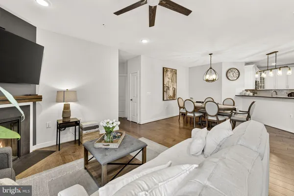 $494,900 | 43095 Wynridge Drive, Unit 307, Broadlands, VA 20148