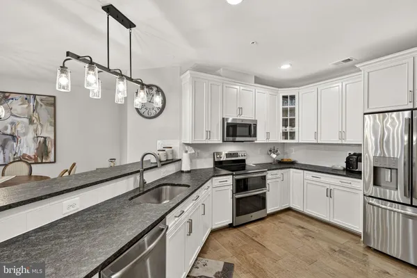 $494,900 | 43095 Wynridge Drive, Unit 307, Broadlands, VA 20148