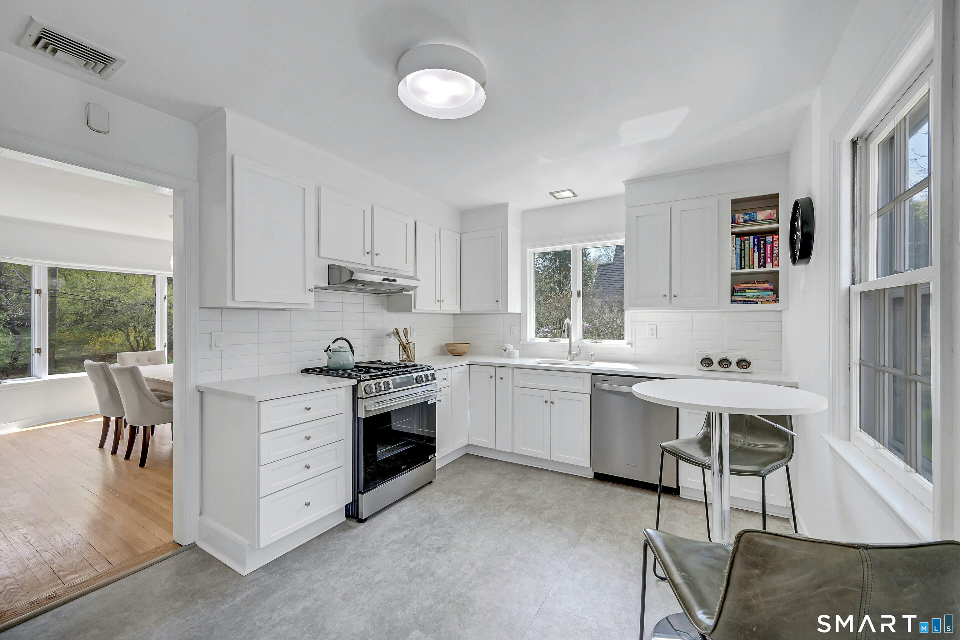 64 Hillside Road Greenwich, CT 06830 - Photo 6 of 21