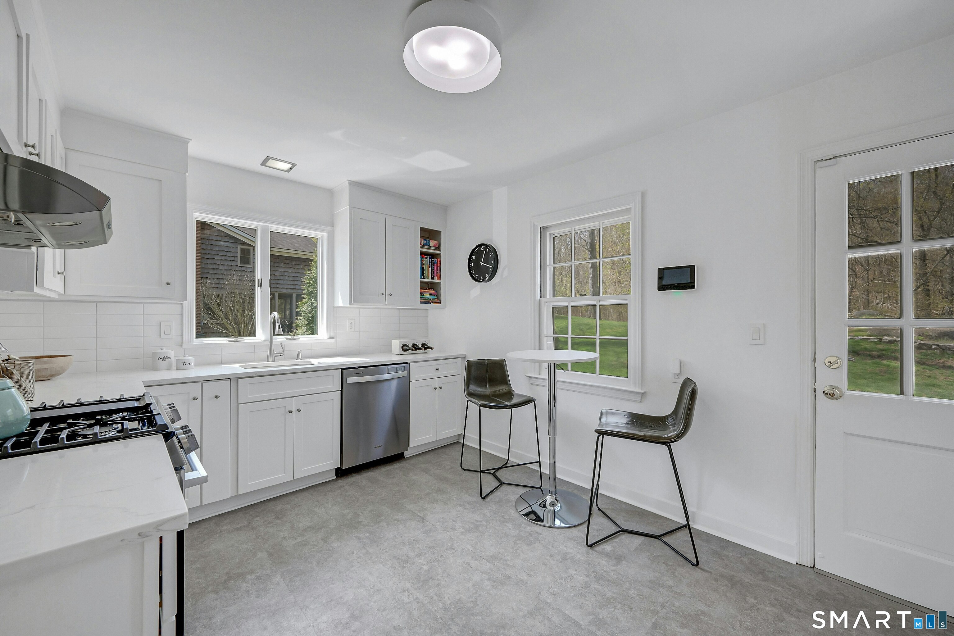 64 Hillside Road Greenwich, CT 06830 - Photo 7 of 21