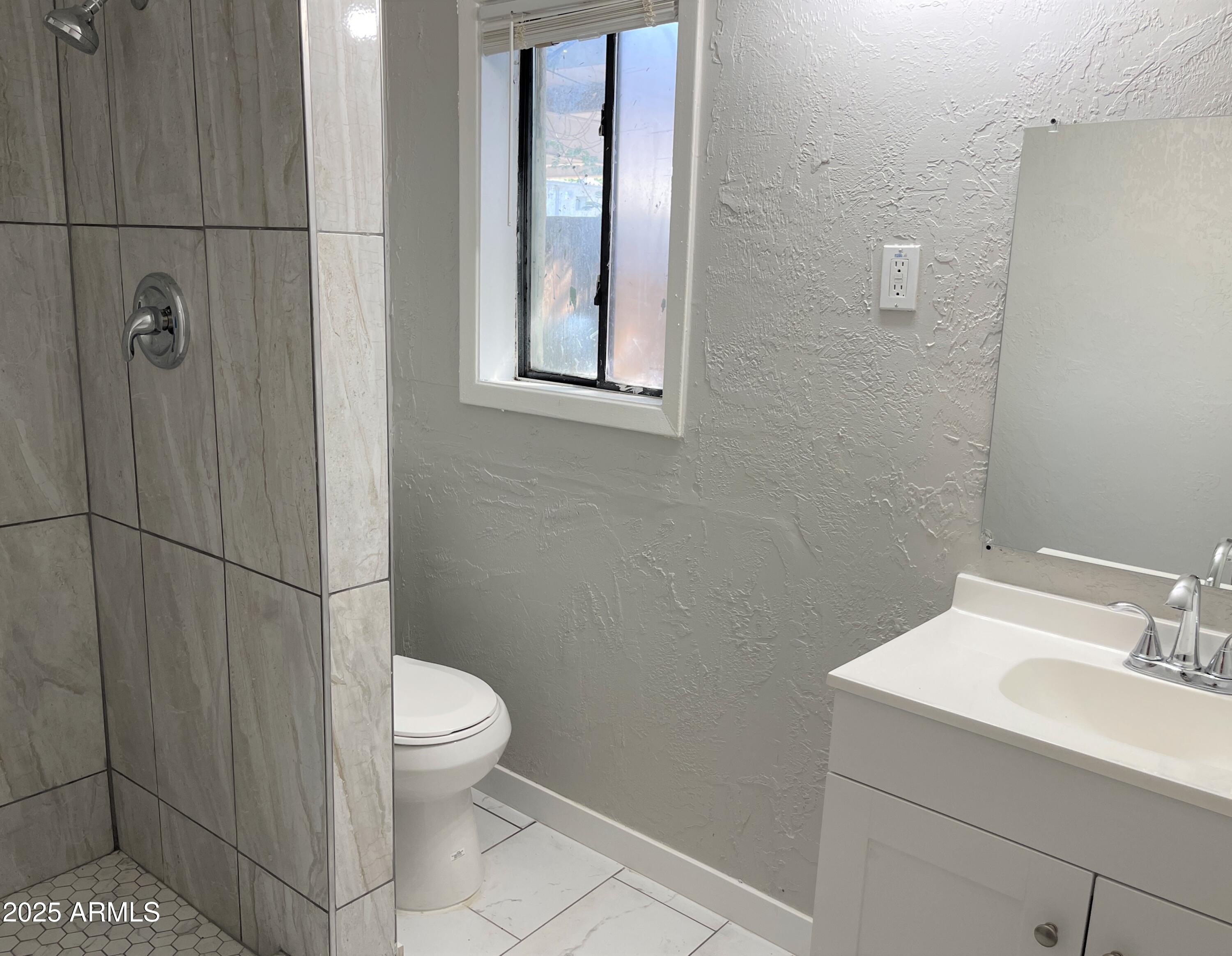 1125 East Devonshire Avenue, Unit 7 Phoenix, AZ 85014 - Photo 10 of 10 IMG_3708