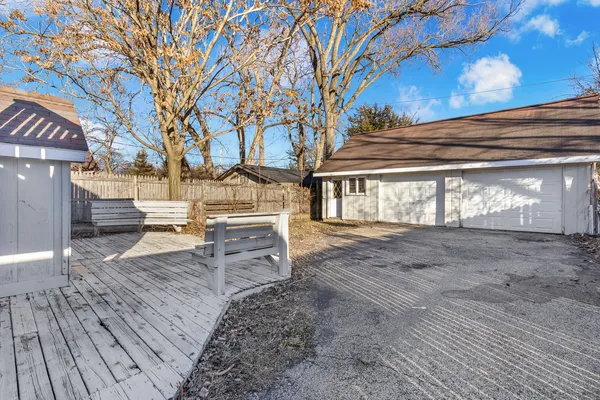 $339,500 | 26235 North Walnut Avenue, Mundelein, IL 60060