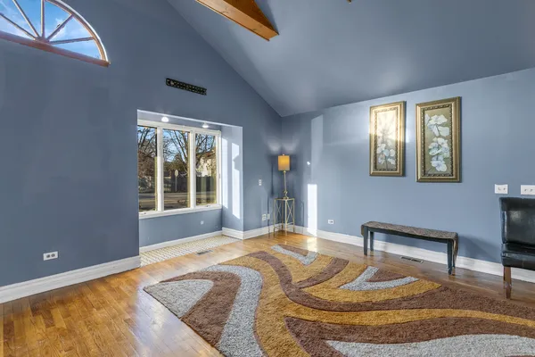 $339,500 | 26235 North Walnut Avenue, Mundelein, IL 60060