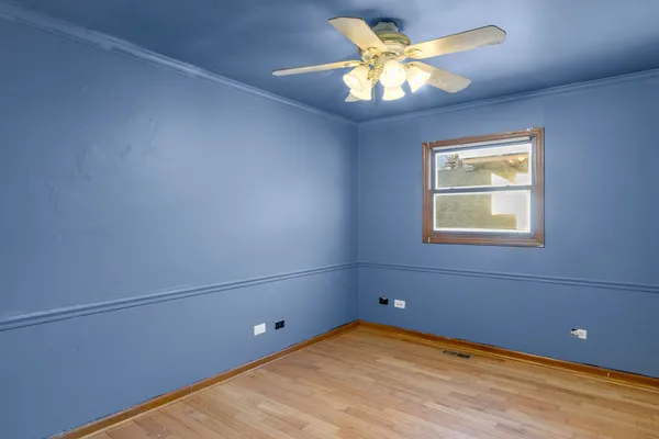 $339,500 | 26235 North Walnut Avenue, Mundelein, IL 60060