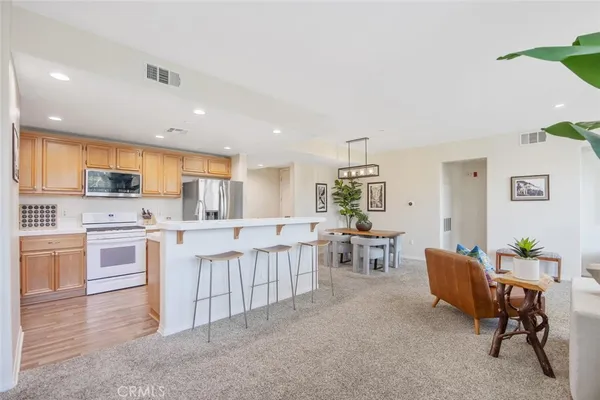 $734,000 | 243 Riverdale Court, Unit 431, Camarillo, CA 93012