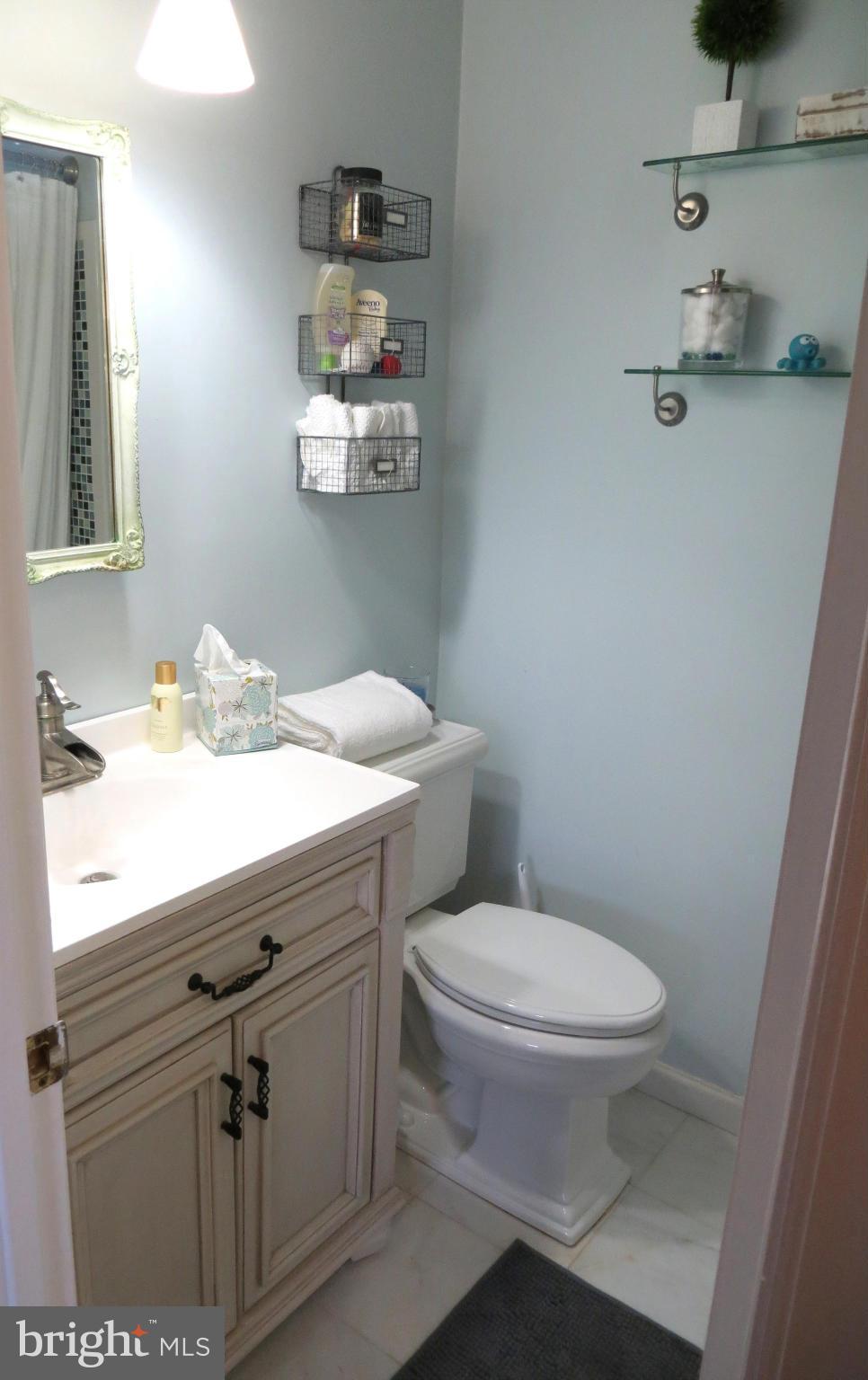 6504 White Post Road Centreville, VA 20121 - Photo 17 of 24 Bath