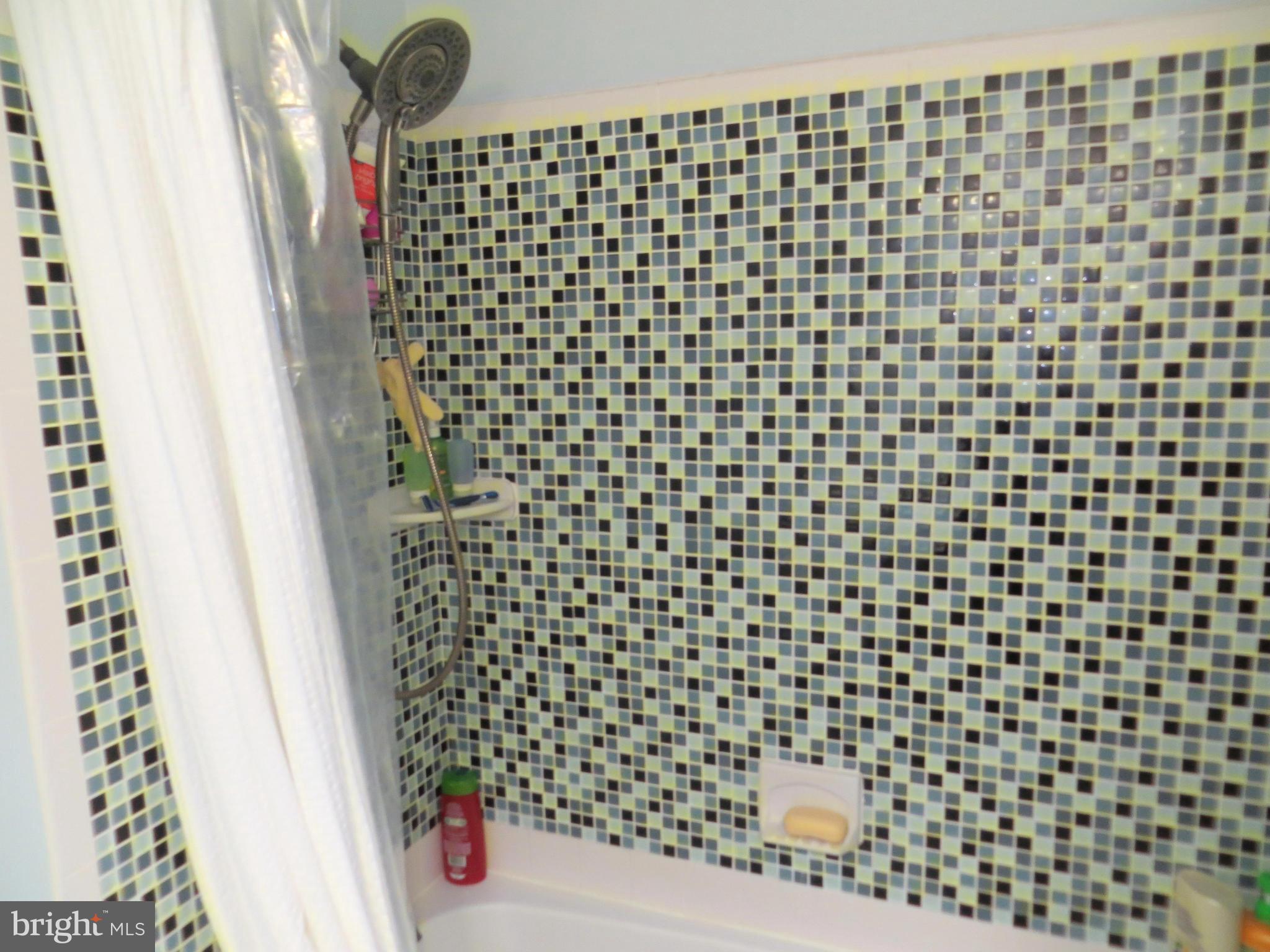 6504 White Post Road Centreville, VA 20121 - Photo 18 of 24 Bath