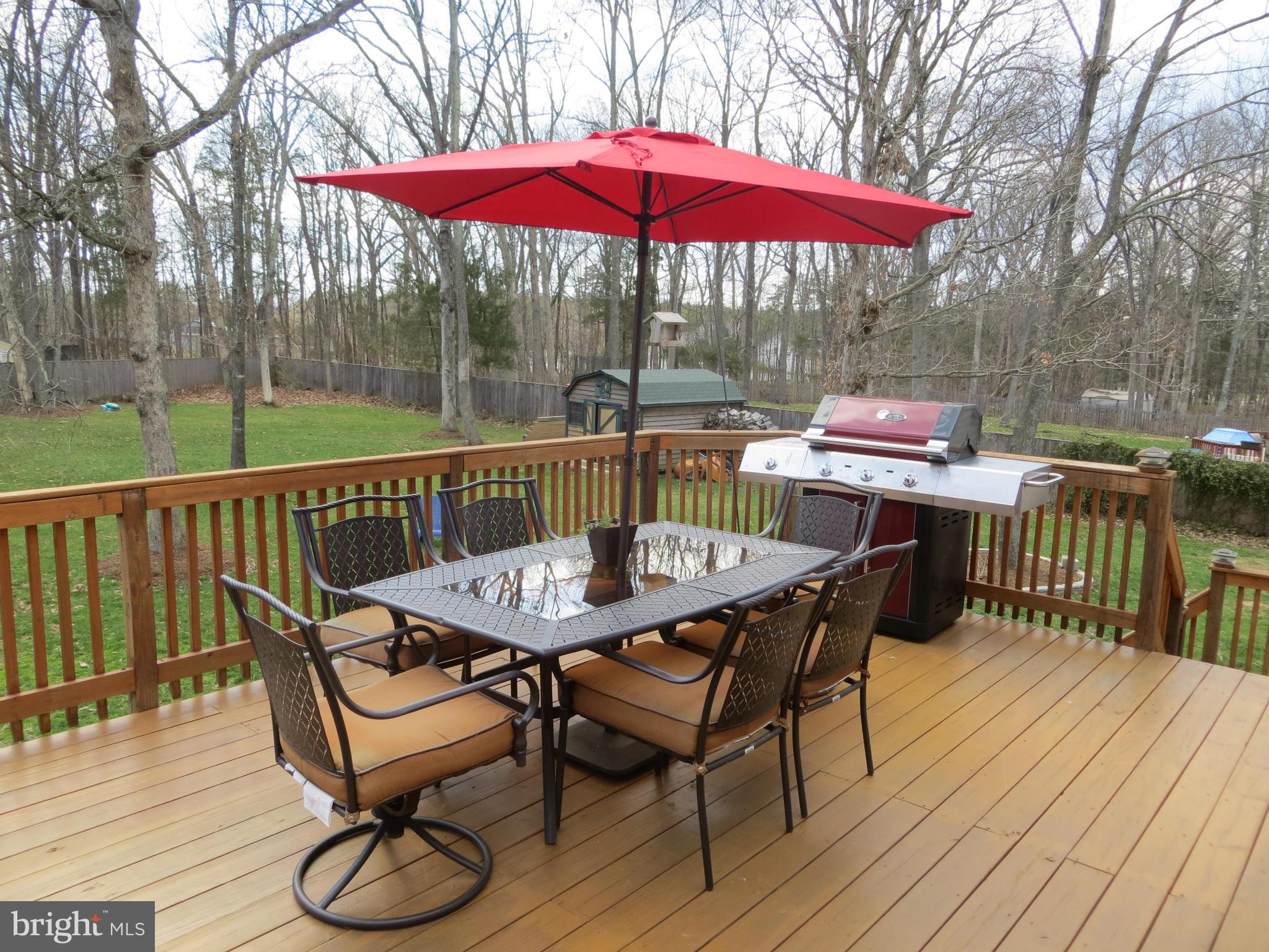 6504 White Post Road Centreville, VA 20121 - Photo 8 of 24 Exterior (Rear)