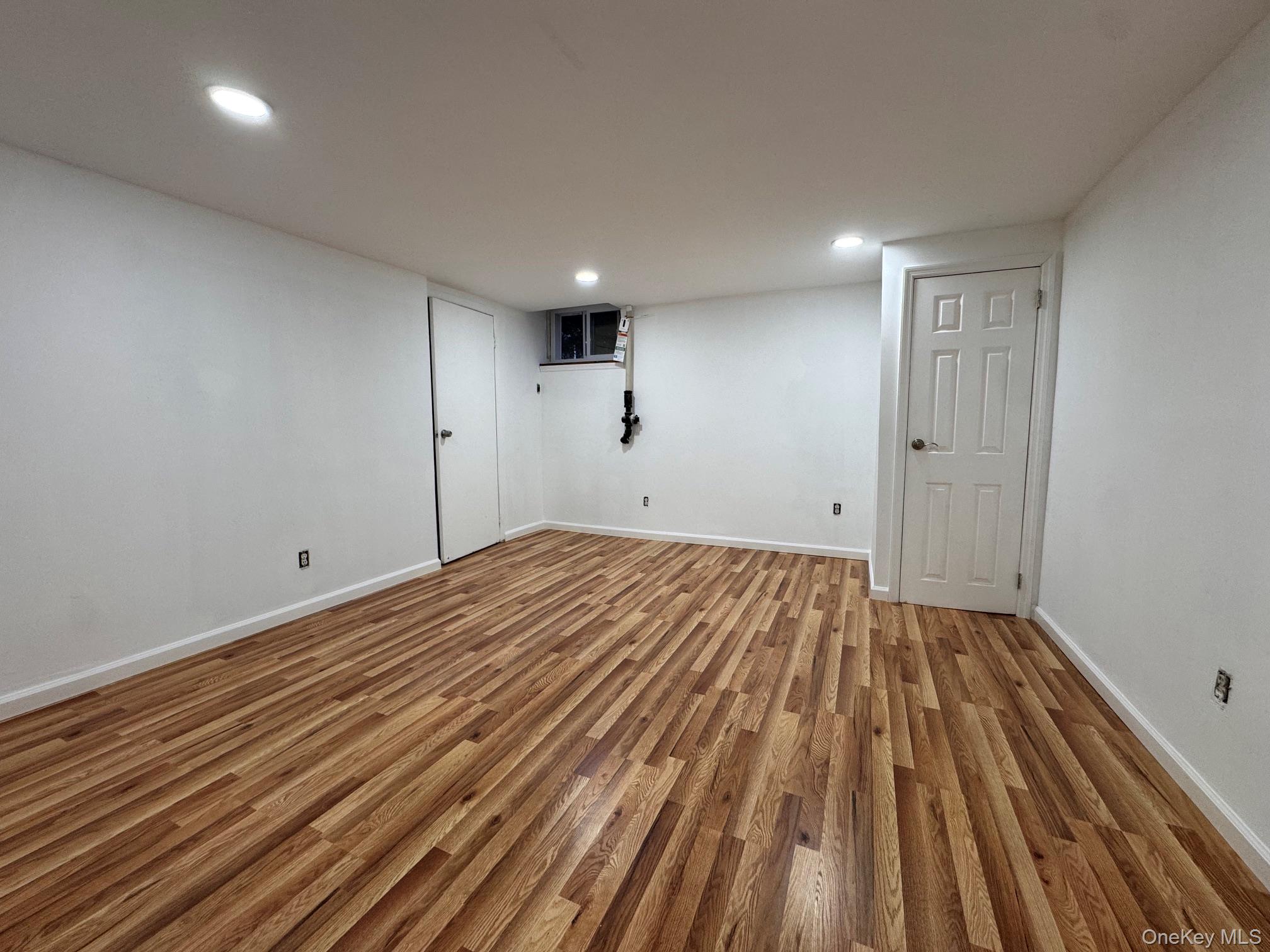 1245 Rhinelander Avenue Bronx, NY 10461 - Photo 6 of 8 Gallery Image 6