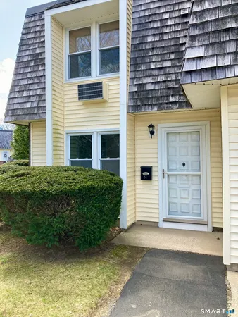 $179,000 | 127 Black Point Road, Unit 31, East Lyme, CT 06357