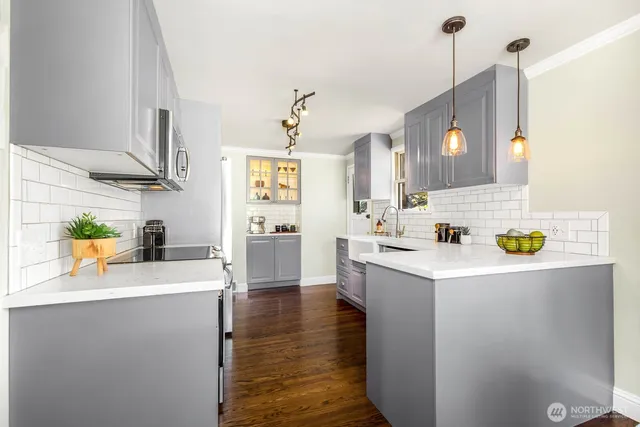 $999,999 | 8257 Bagley Avenue North, Seattle, WA 98103