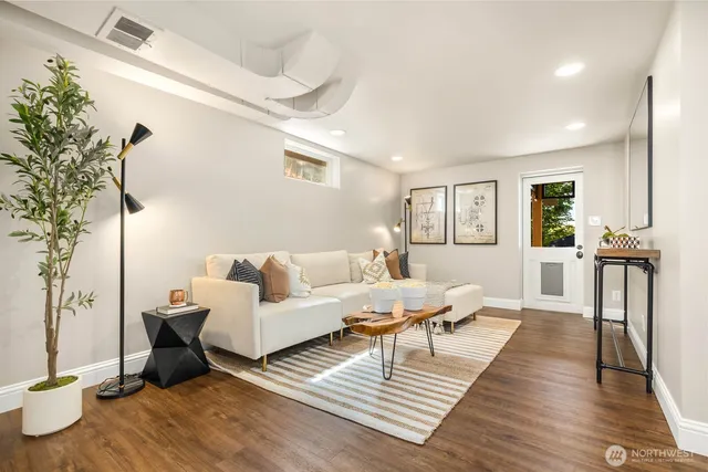 $999,999 | 8257 Bagley Avenue North, Seattle, WA 98103