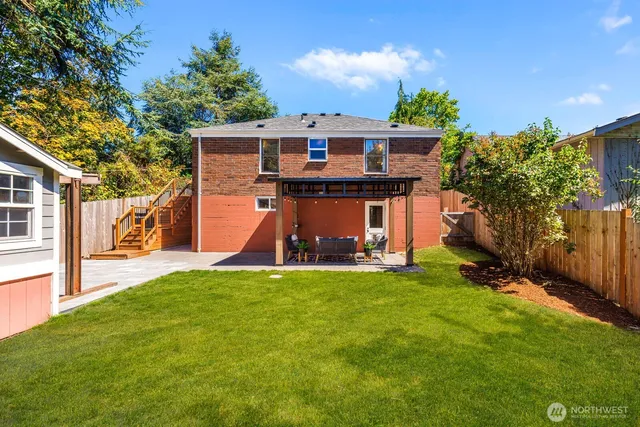 $999,999 | 8257 Bagley Avenue North, Seattle, WA 98103