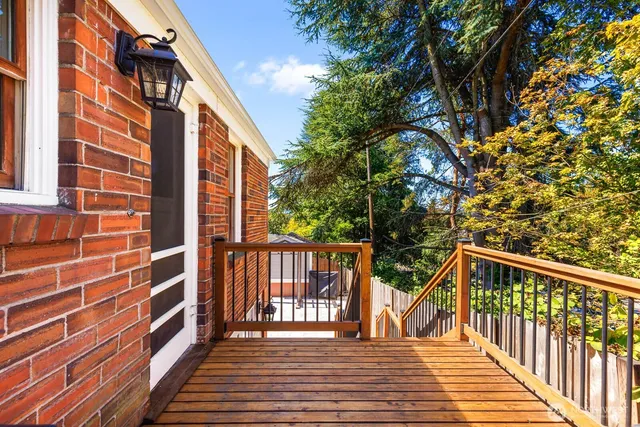 $999,999 | 8257 Bagley Avenue North, Seattle, WA 98103