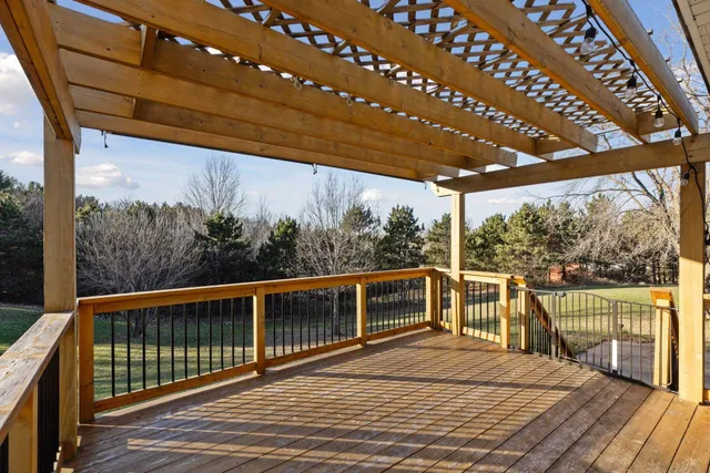 $500,000 | 892 Trail 12, Hudson, WI 54016