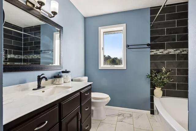 $500,000 | 892 Trail 12, Hudson, WI 54016