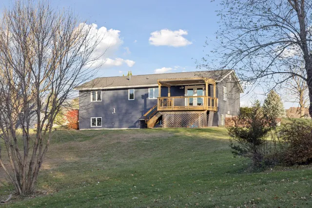 $500,000 | 892 Trail 12, Hudson, WI 54016