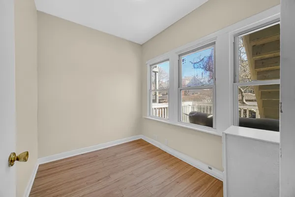 $2,000 | 4437 North Drake Avenue, Unit 1, Chicago, IL 60625