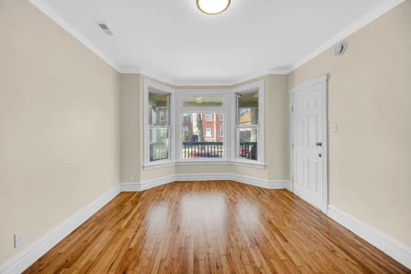 $2,000 | 4437 North Drake Avenue, Unit 1, Chicago, IL 60625