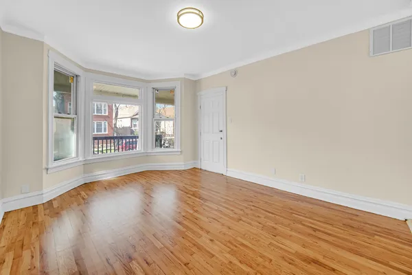 $2,000 | 4437 North Drake Avenue, Unit 1, Chicago, IL 60625