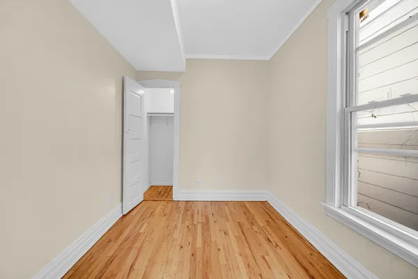 $2,000 | 4437 North Drake Avenue, Unit 1, Chicago, IL 60625