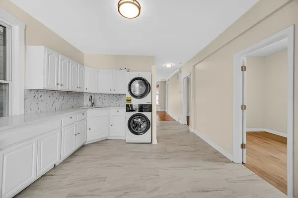 $2,000 | 4437 North Drake Avenue, Unit 1, Chicago, IL 60625