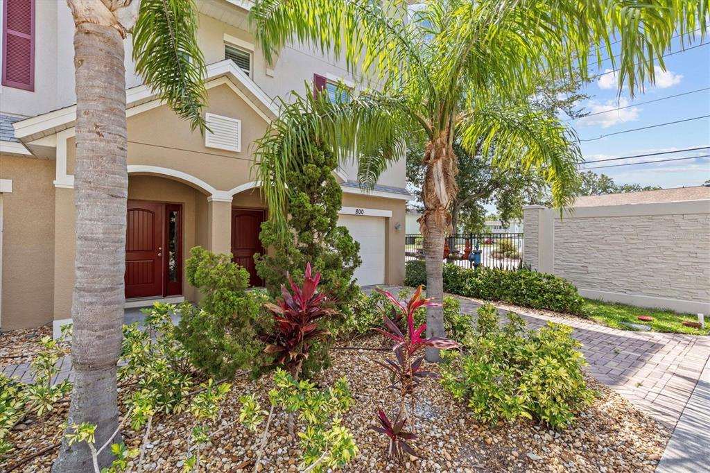 800 Callista Cay Loop Tarpon Springs, FL 34689 - Photo 3 of 36 front view of a house