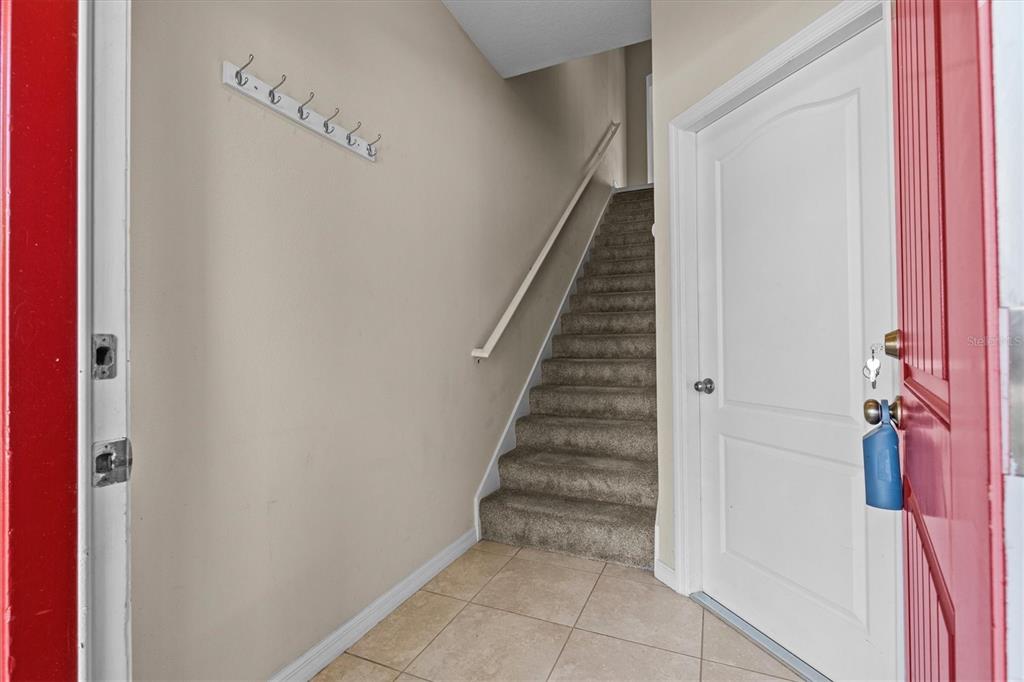 800 Callista Cay Loop Tarpon Springs, FL 34689 - Photo 5 of 36 a view of entryway
