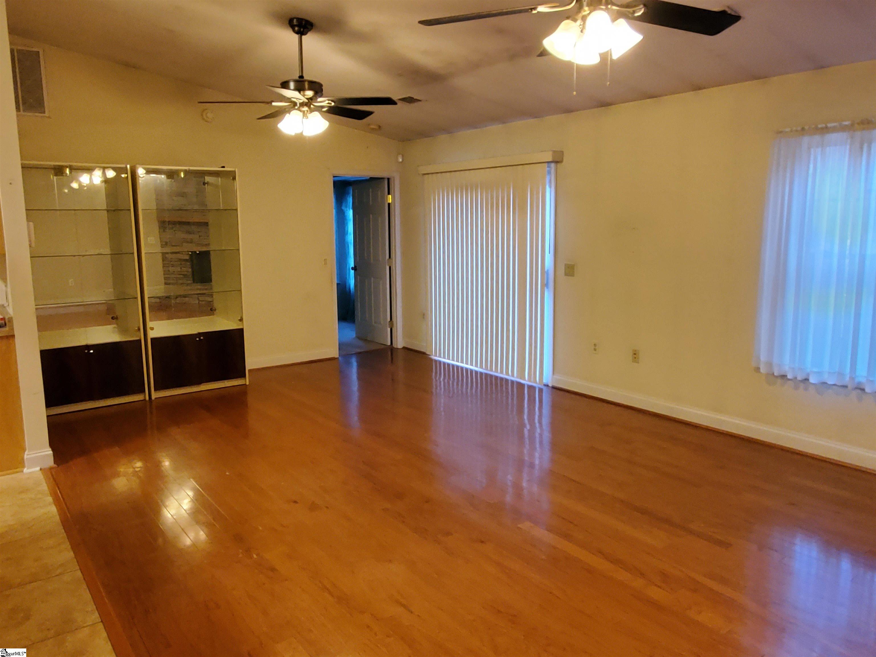111 Sonja Road Six Mile, SC 29682 - Photo 3 of 13 Gallery Image 3