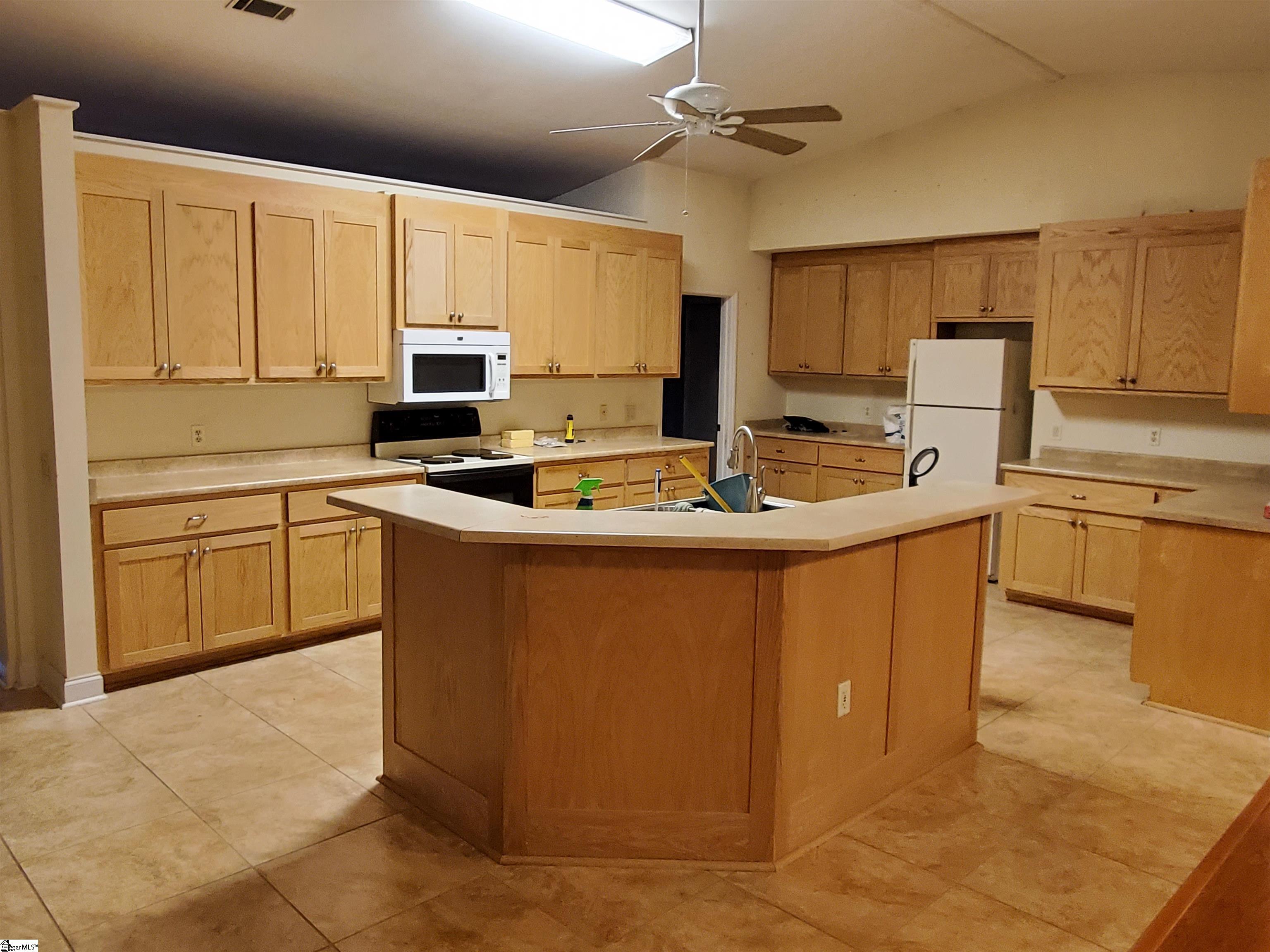 111 Sonja Road Six Mile, SC 29682 - Photo 4 of 13 Gallery Image 4