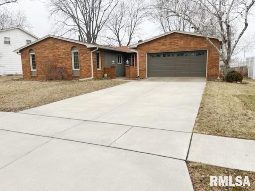 3715 Forest Road Davenport, IA 52807 - Photo 1 of 30 Gallery Image 1