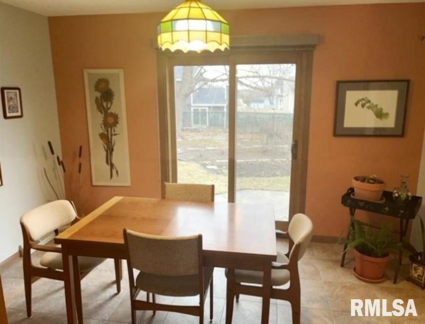 3715 Forest Road Davenport, IA 52807 - Photo 12 of 30 Gallery Image 12
