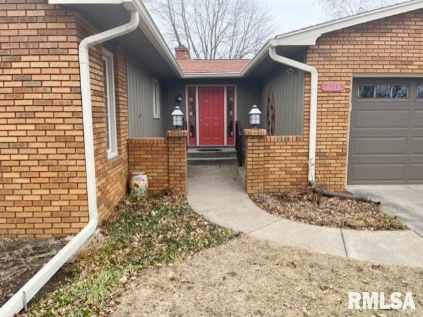 3715 Forest Road Davenport, IA 52807 - Photo 2 of 30 Gallery Image 2