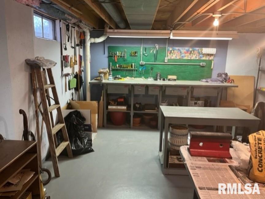 3715 Forest Road Davenport, IA 52807 - Photo 22 of 30 Gallery Image 22