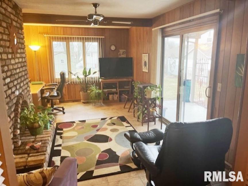 3715 Forest Road Davenport, IA 52807 - Photo 8 of 30 Gallery Image 8