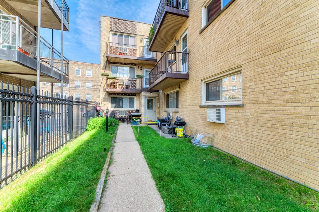 7453 North Sheridan Road, Unit 3B Chicago, IL 60626 - Photo 2 of 17 Gallery Image 2