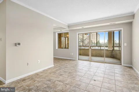 $389,000 | 19375 Cypress Ridge Terrace, Unit 114, Leesburg, VA 20176