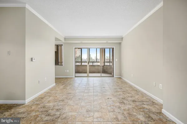 $389,000 | 19375 Cypress Ridge Terrace, Unit 114, Leesburg, VA 20176