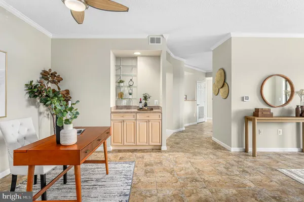 $385,000 | 19375 Cypress Ridge Terrace, Unit 114, Leesburg, VA 20176