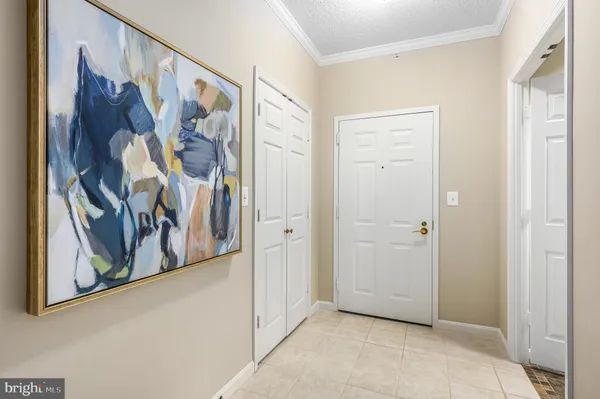 $385,000 | 19375 Cypress Ridge Terrace, Unit 114, Leesburg, VA 20176