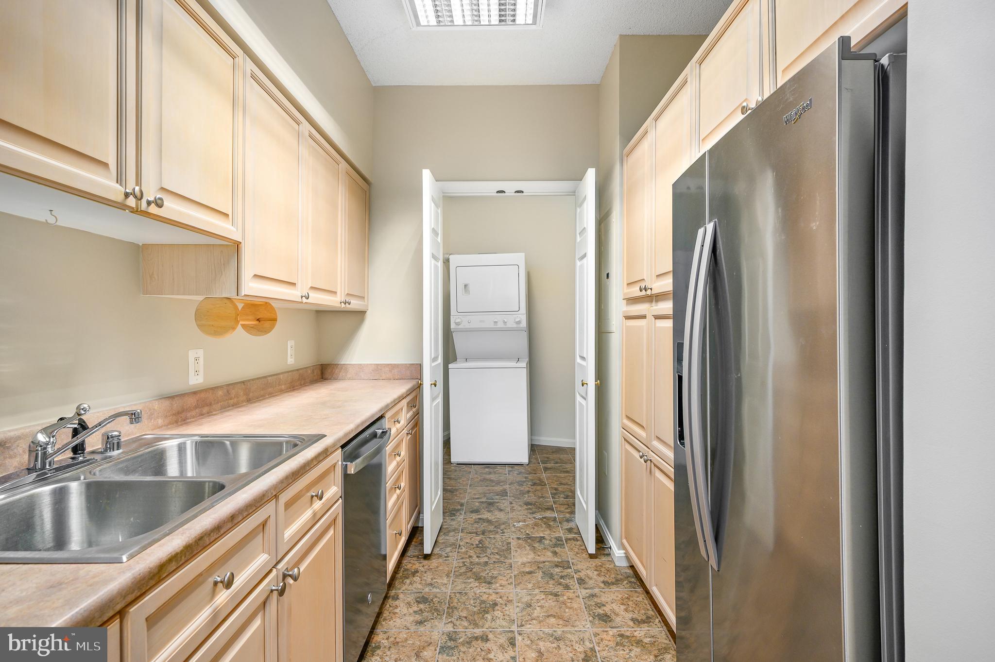 19375 Cypress Ridge Terrace, Unit 114 Leesburg, VA 20176 - Photo 16 of 41 Kitchen