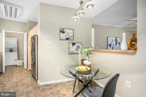 $385,000 | 19375 Cypress Ridge Terrace, Unit 114, Leesburg, VA 20176