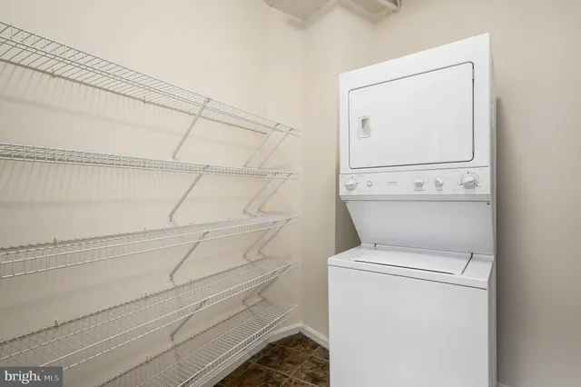 $389,000 | 19375 Cypress Ridge Terrace, Unit 114, Leesburg, VA 20176