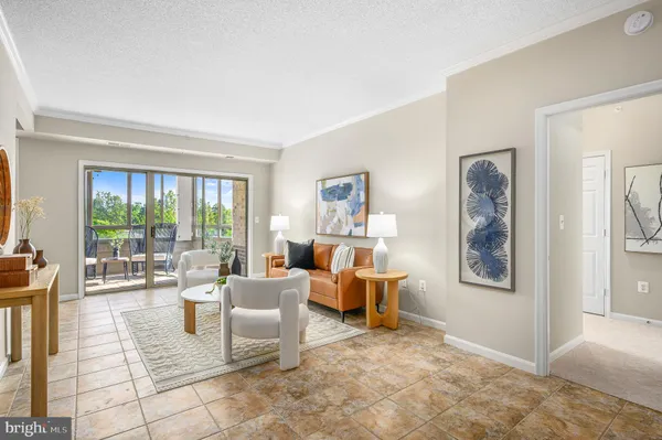 $385,000 | 19375 Cypress Ridge Terrace, Unit 114, Leesburg, VA 20176