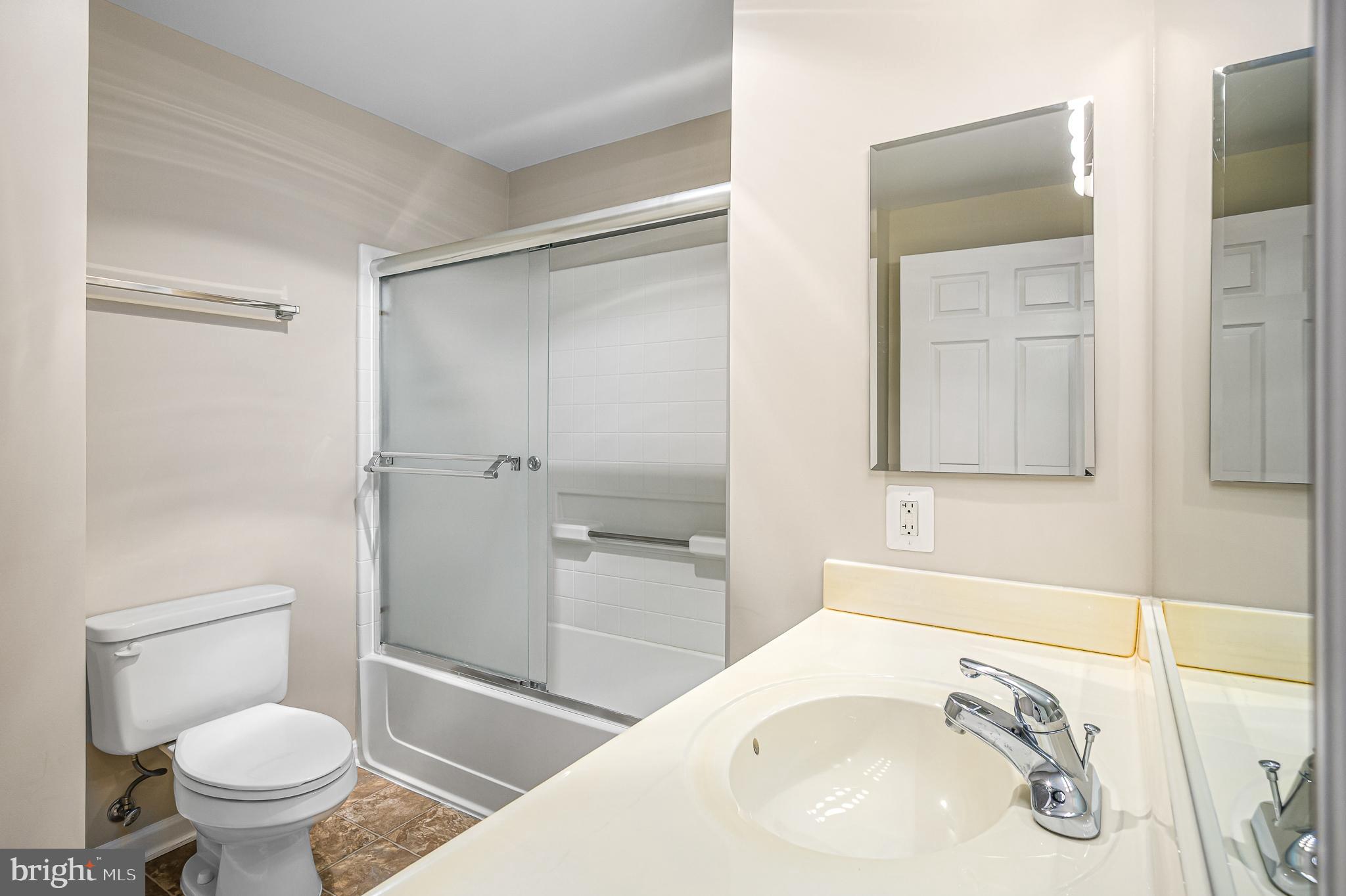 19375 Cypress Ridge Terrace, Unit 114 Leesburg, VA 20176 - Photo 20 of 41 2nd bathroom with new vinyl flooring