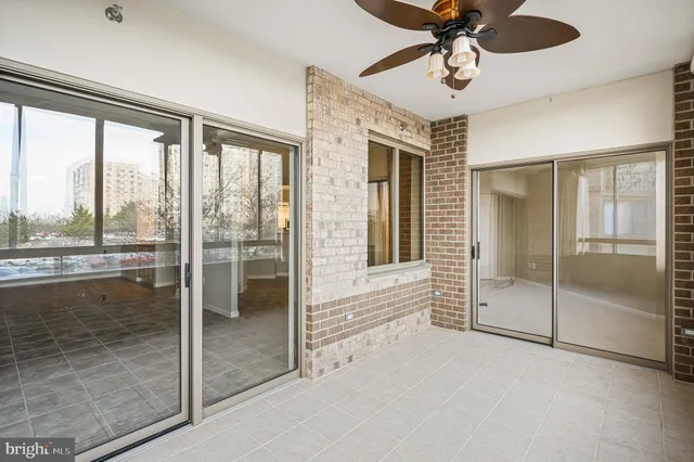 $389,000 | 19375 Cypress Ridge Terrace, Unit 114, Leesburg, VA 20176