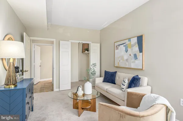 $385,000 | 19375 Cypress Ridge Terrace, Unit 114, Leesburg, VA 20176