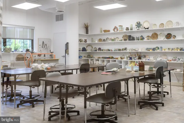 $389,000 | 19375 Cypress Ridge Terrace, Unit 114, Leesburg, VA 20176